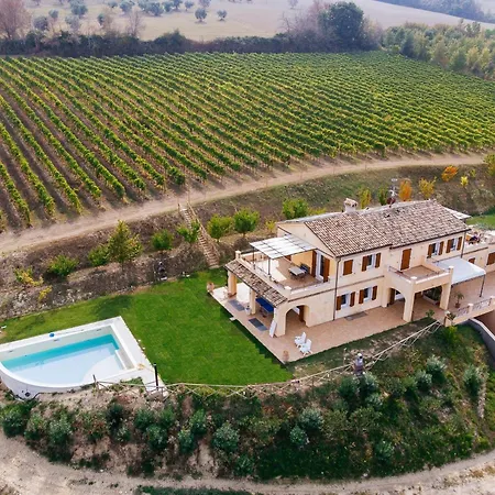 شقة Agriturismo Madonnabruna فيرمو