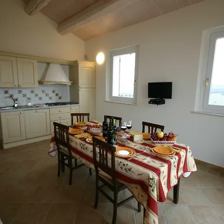 Agriturismo Madonnabruna شقة فيرمو