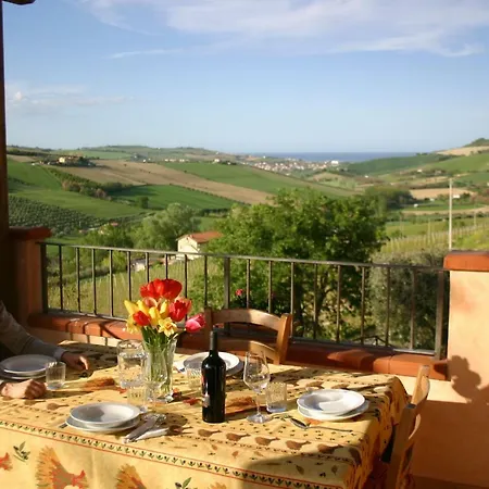 Agriturismo Madonnabruna * فيرمو